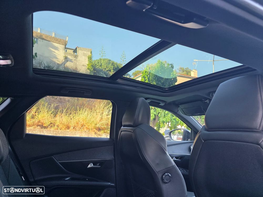 Peugeot 3008 1.6 Hybrid GT Pack e-EAT8 - 32