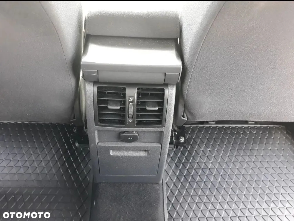 Volkswagen Caddy - 9
