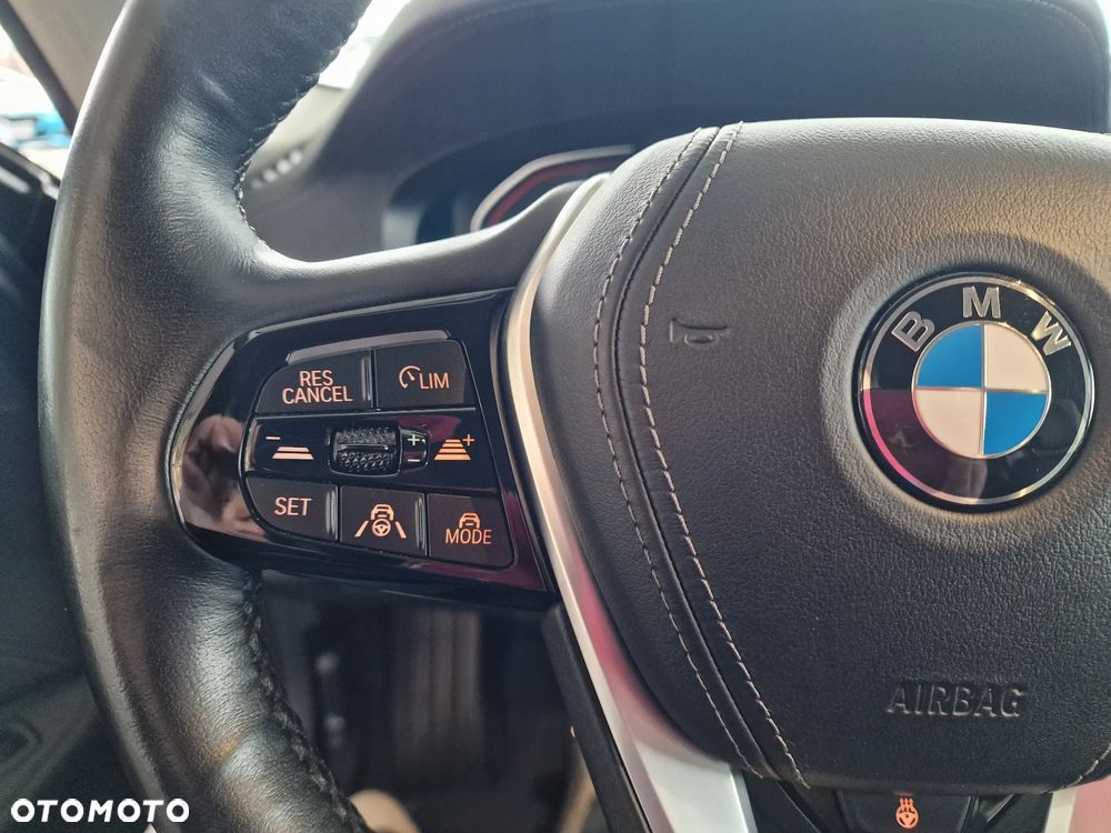 BMW Seria 5 520d xDrive Luxury Line - 11