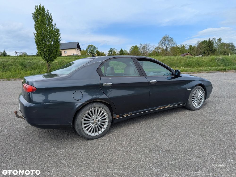 Alfa Romeo 166 2.4 JTD Distinctive - 11