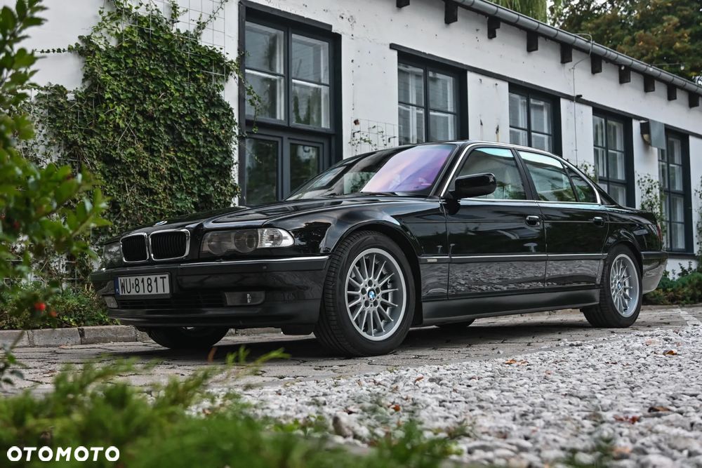 BMW Seria 7 735i L - 4