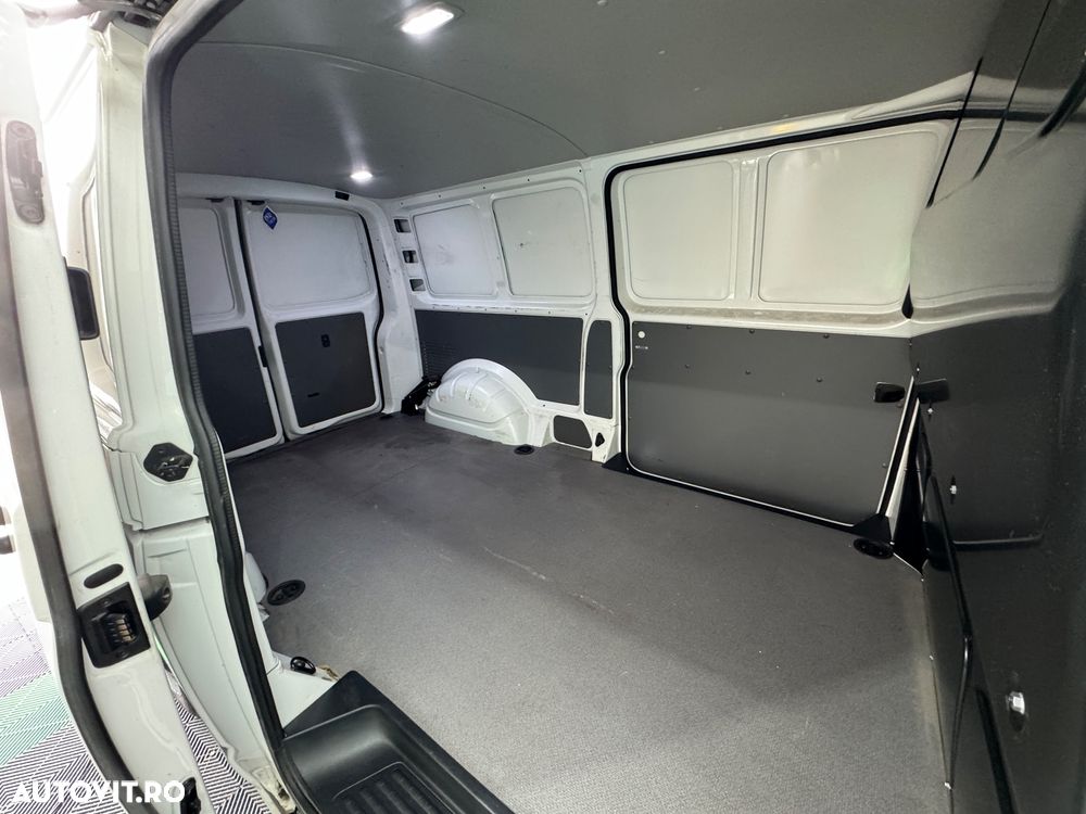 Volkswagen Transporter - 26