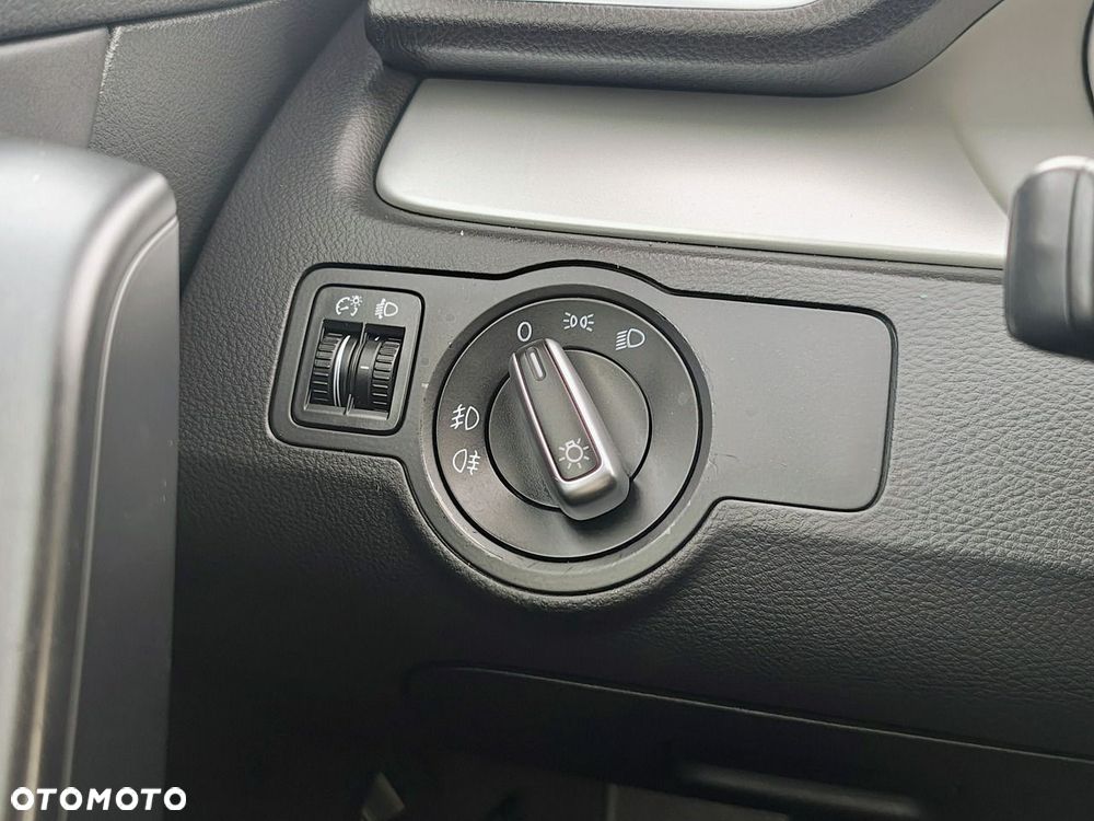 Volkswagen Passat - 38