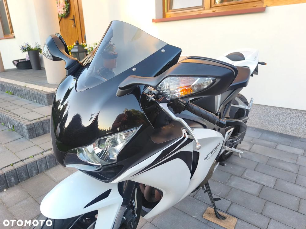 Honda CBR - 23