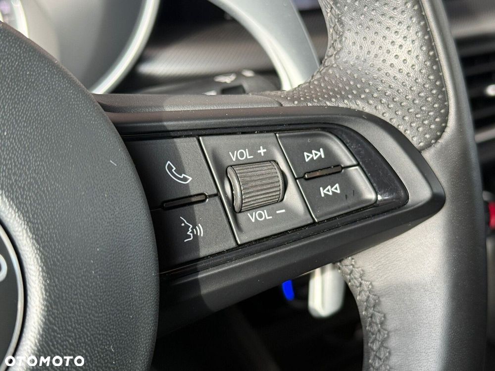 Alfa Romeo Stelvio - 18