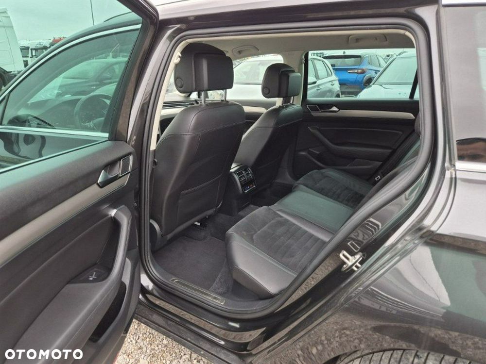 Volkswagen Passat - 9