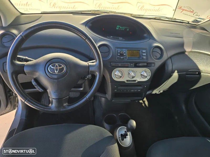 Toyota Yaris 1.0 Sol MMT AC - 17