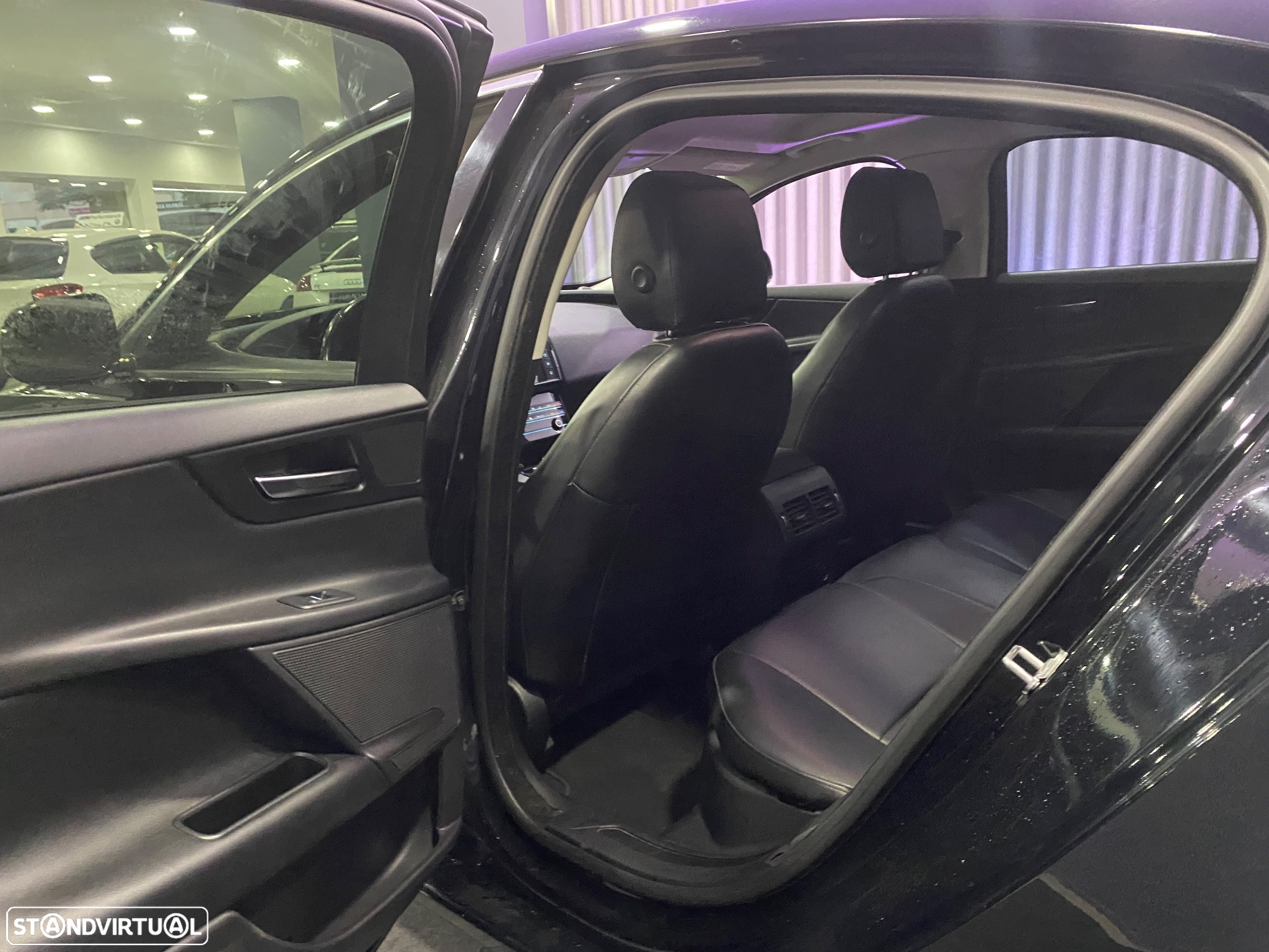 Jaguar XE 2.0 D Portfolio Aut. - 8