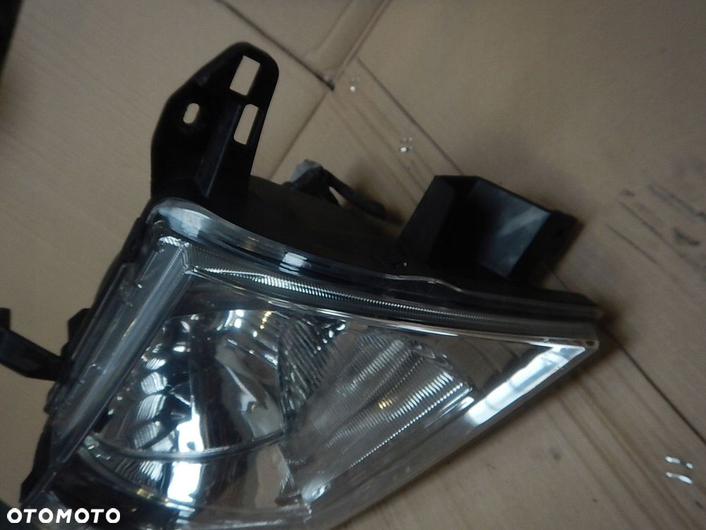 lampa prawa przednia przod mitsubishi pajero iii europa - 5