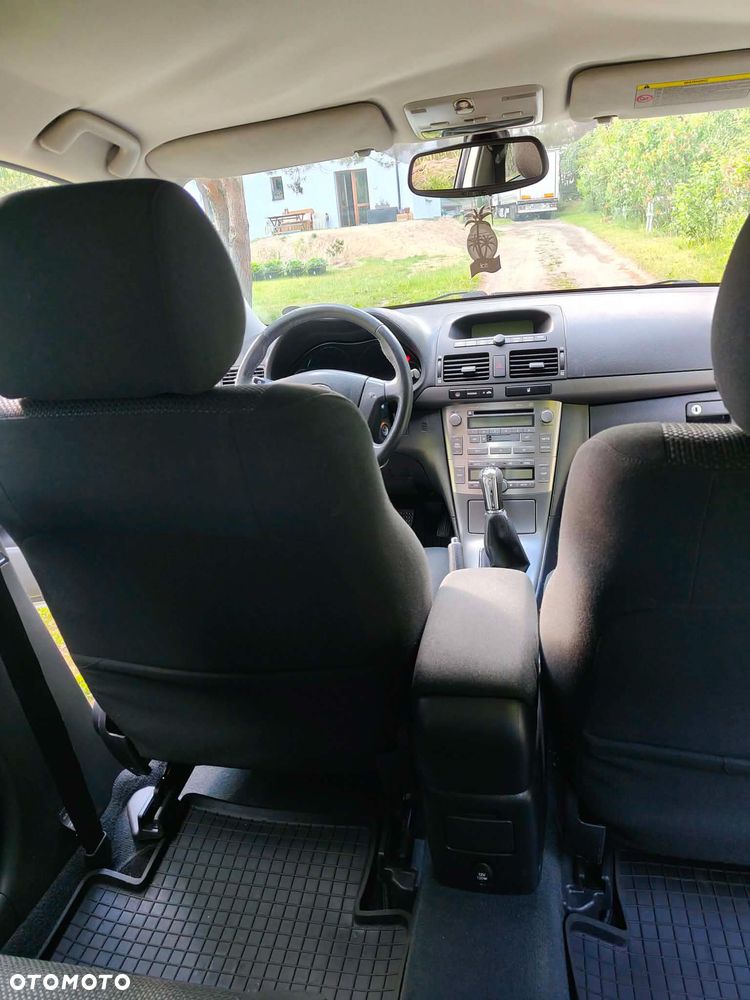 Toyota Avensis 1.8 VVT-i Combi - 20