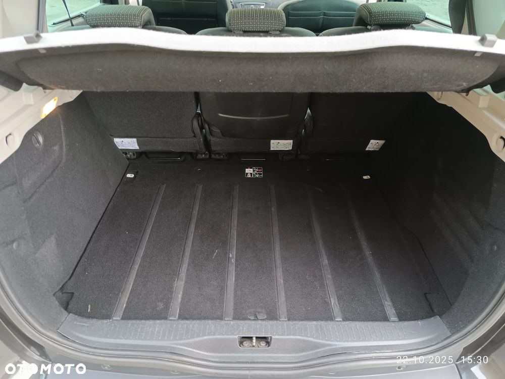 Renault Scenic 2.0 16V 140 CVT Dynamique - 9