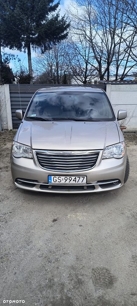 Chrysler Town & Country - 1