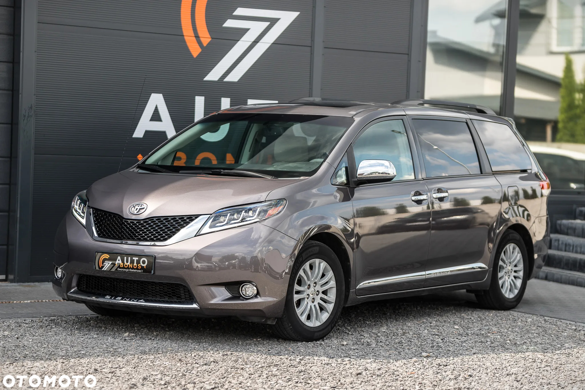 Toyota Sienna 3.5 V6 XLE AWD - 2