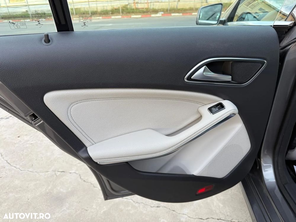 Mercedes-Benz CLA 200 CDI 7G-DCT Urban - 37