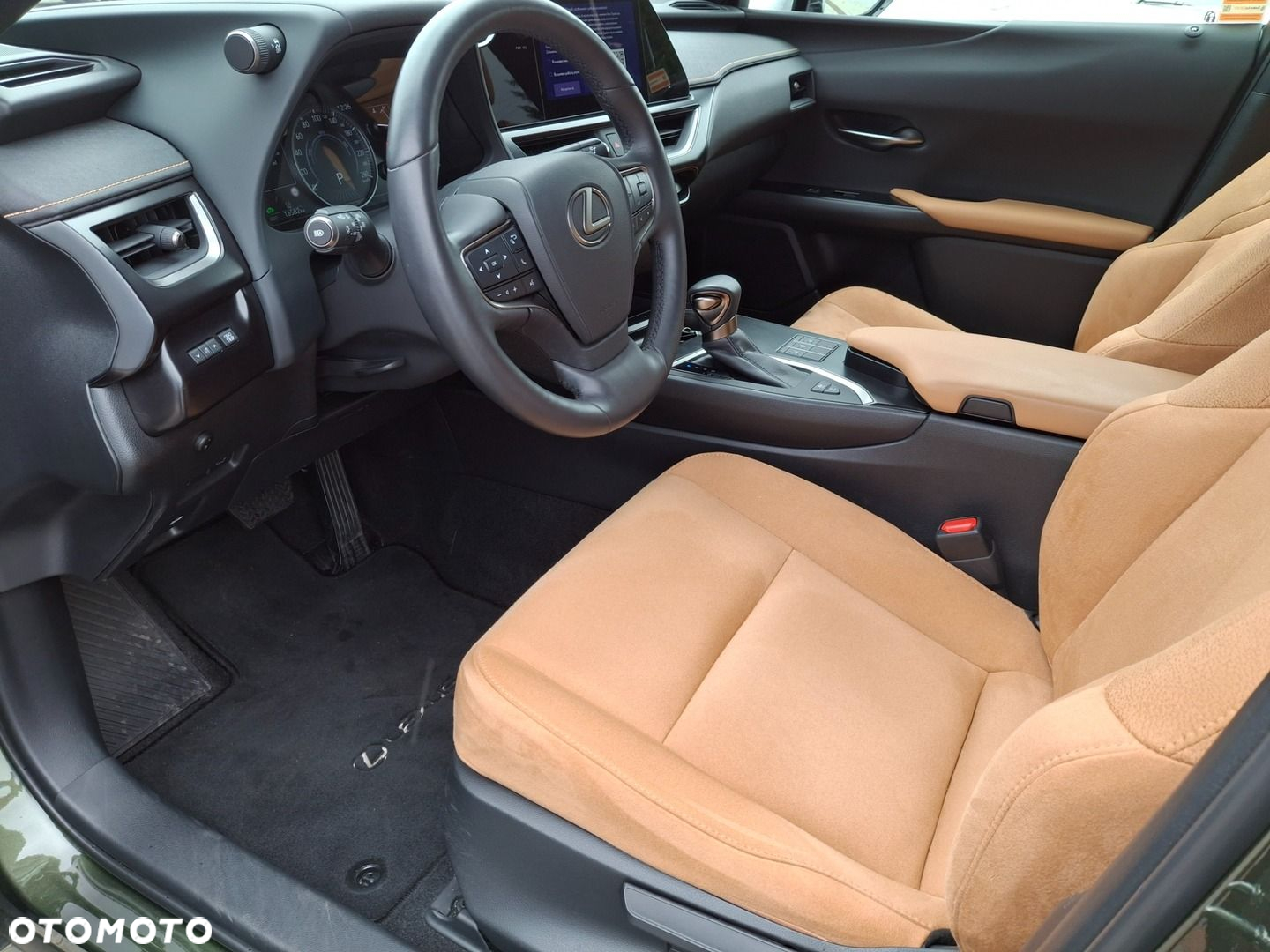 Lexus UX - 9