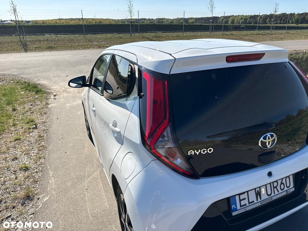 Toyota Aygo x-play connect - 13