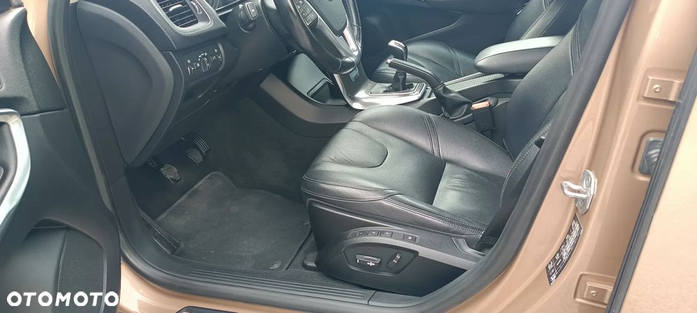 Volvo V40 D4 Summum - 25