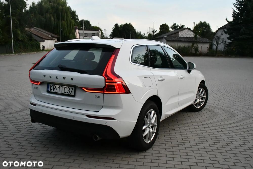 Volvo XC 60 T4 Momentum Pro - 15