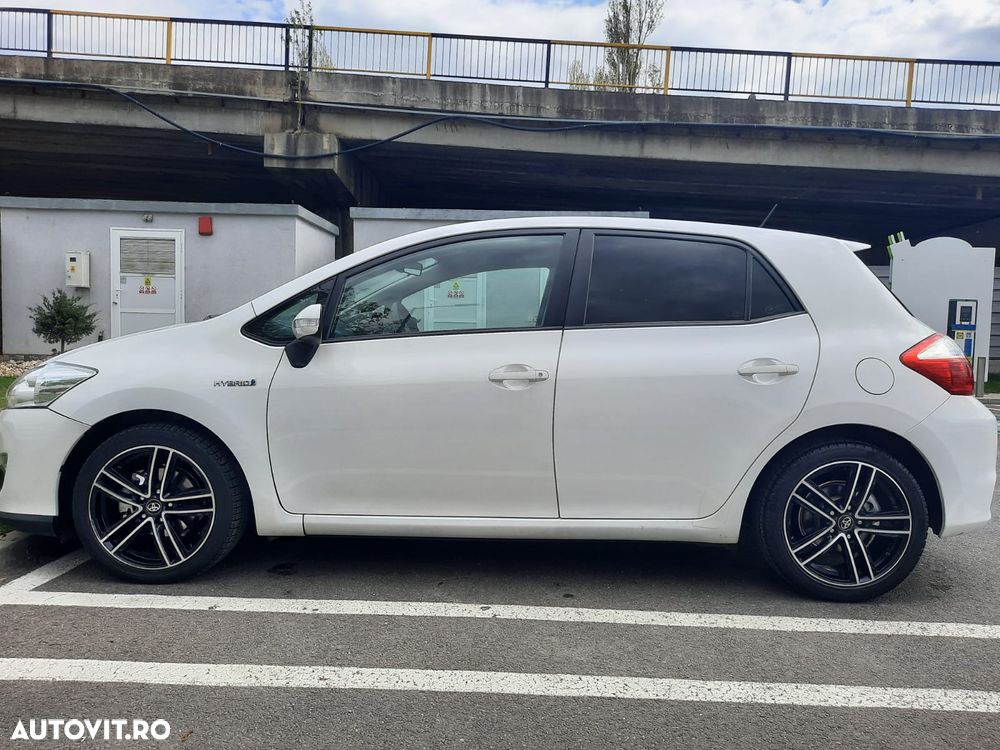 Toyota Auris 1.8 L VVT-i Luna - 7