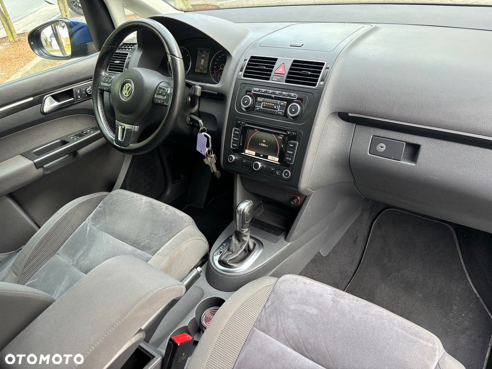 Volkswagen Touran 2.0 TDI DPF DSG Highline - 19