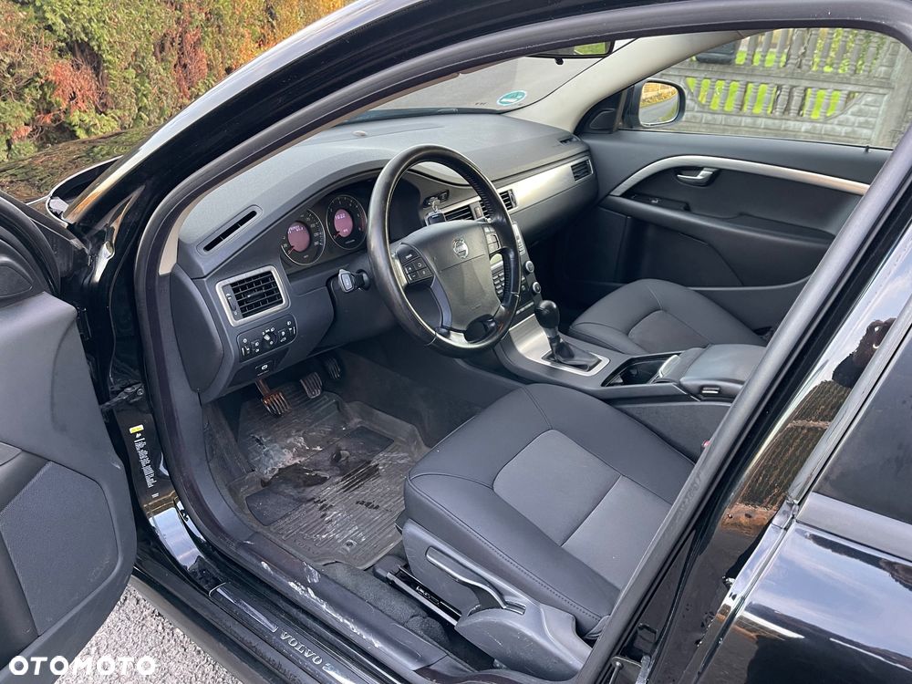 Volvo V70 2.4D Kinetic - 8