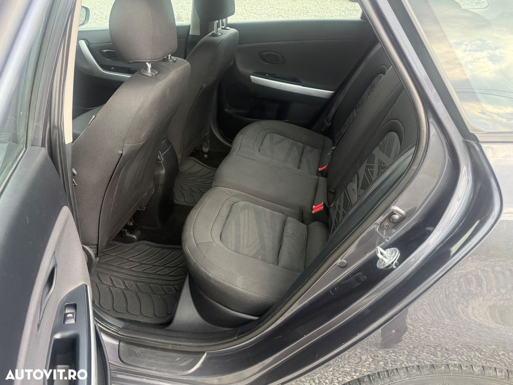 Kia Ceed 1.4 CRDi 90 SW Vision - 16