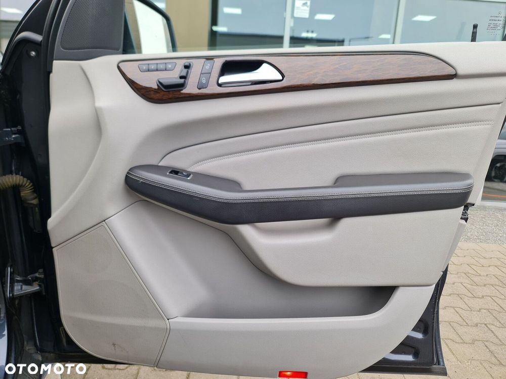 Mercedes-Benz ML 350 BlueTec 4-Matic - 31