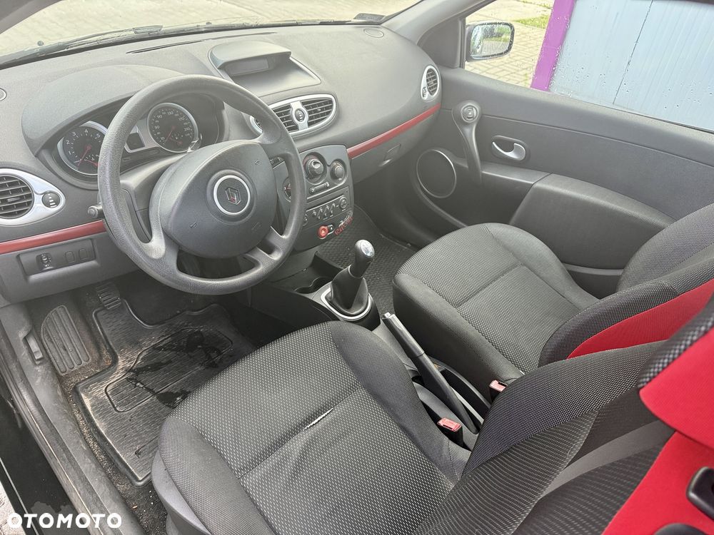 Renault Clio - 7