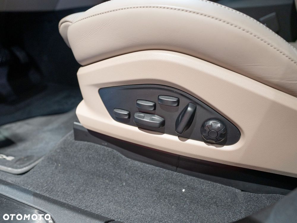 Porsche Macan 4 100kWh - 29