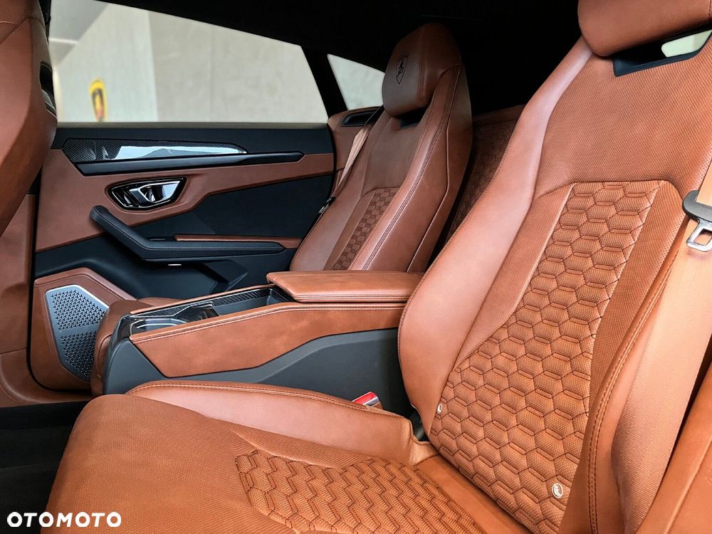 Lamborghini Urus - 31