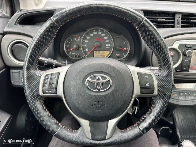 Toyota Yaris 1.4 D-4D High Pack+NAVI - 18