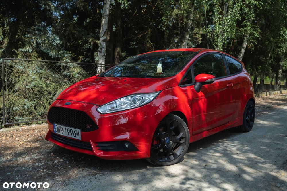 Ford Fiesta 1.6 EcoBoost ST - 14