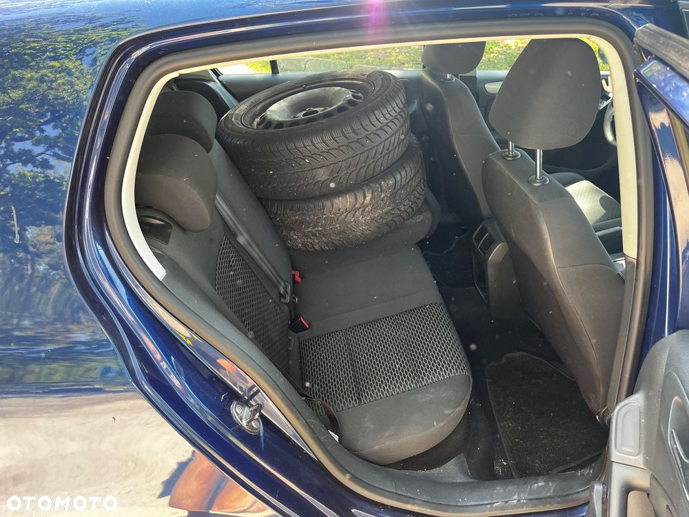 Volkswagen Golf 1.6 TDI DPF Trendline - 10