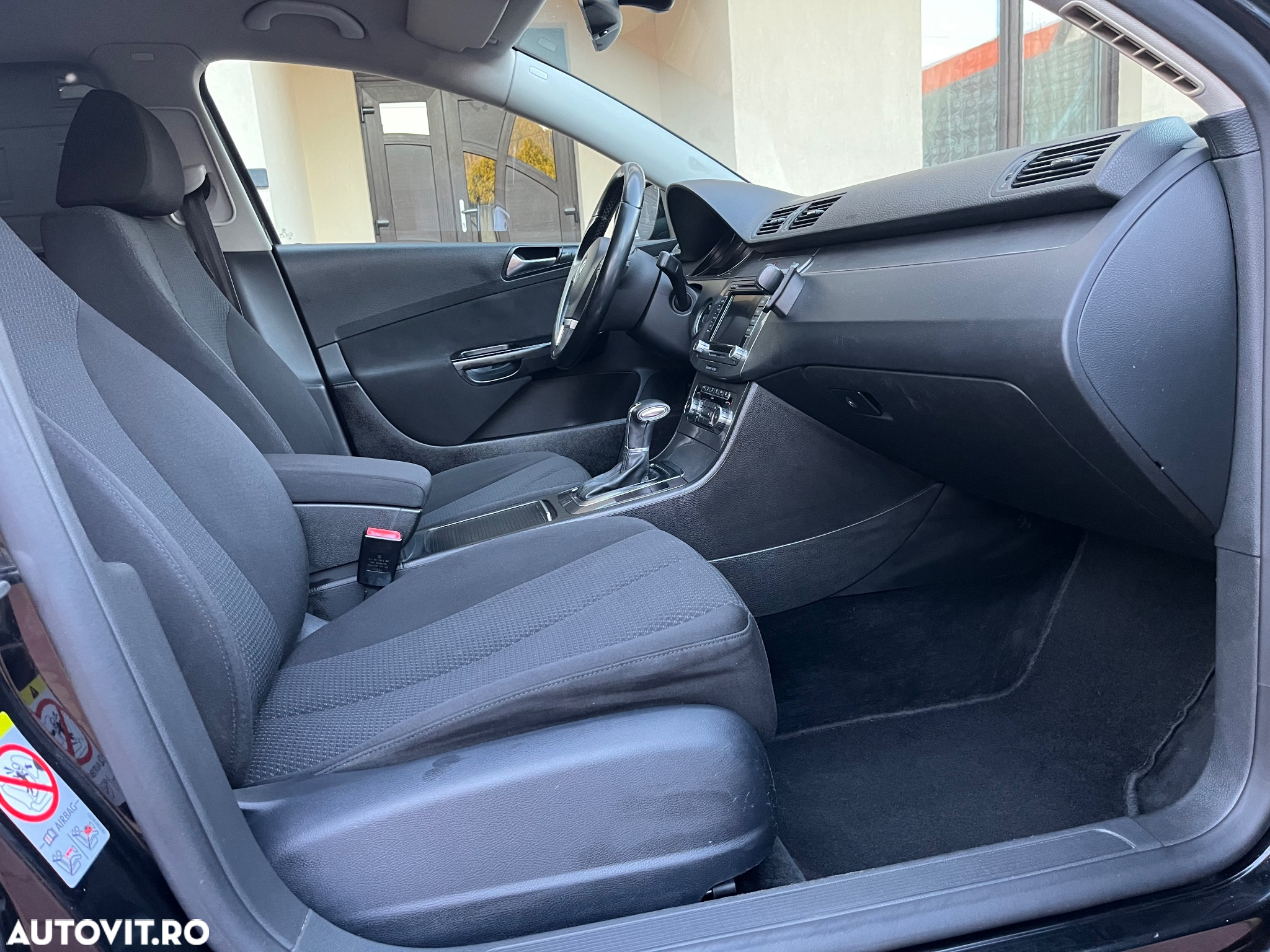 Volkswagen Passat Variant 2.0 TDI Blue TDI DSG Comfortline - 11