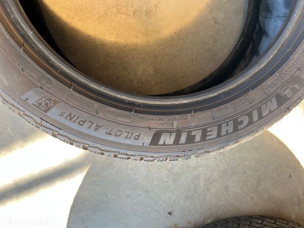 vând 2 anvelope 215/50/18 Michelin de iarnă ca noi - 5