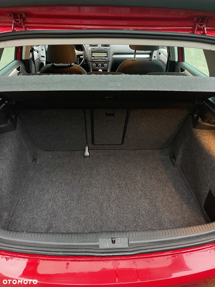 Volkswagen Golf - 8
