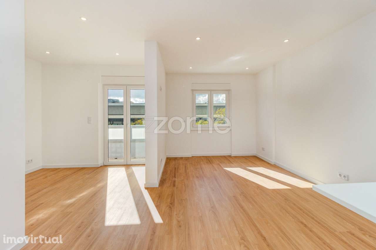 T0+1 Totalmente Remodelado para Arrendamento em frente Estação Cacé... - Grande imagem: 2/22