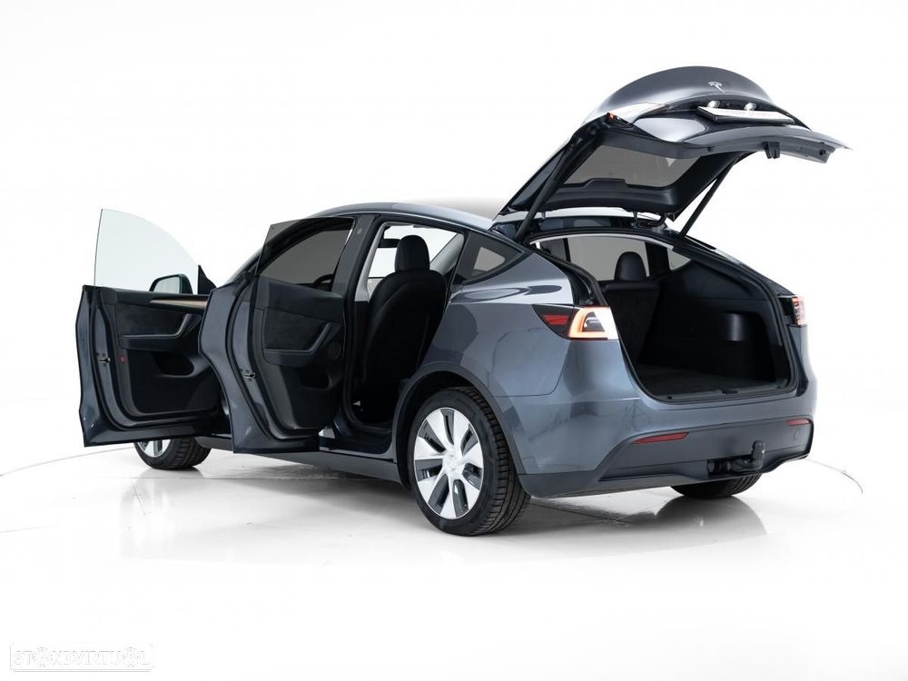 Tesla Model Y Long Range Dual Motor AWD - 6