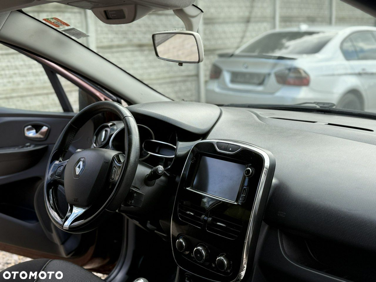 Renault Clio - 19