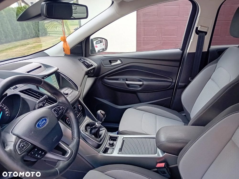 Ford Kuga 2.0 TDCi FWD Titanium - 20