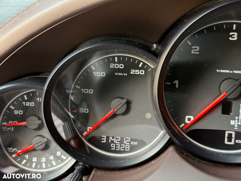 Porsche Cayenne - 17