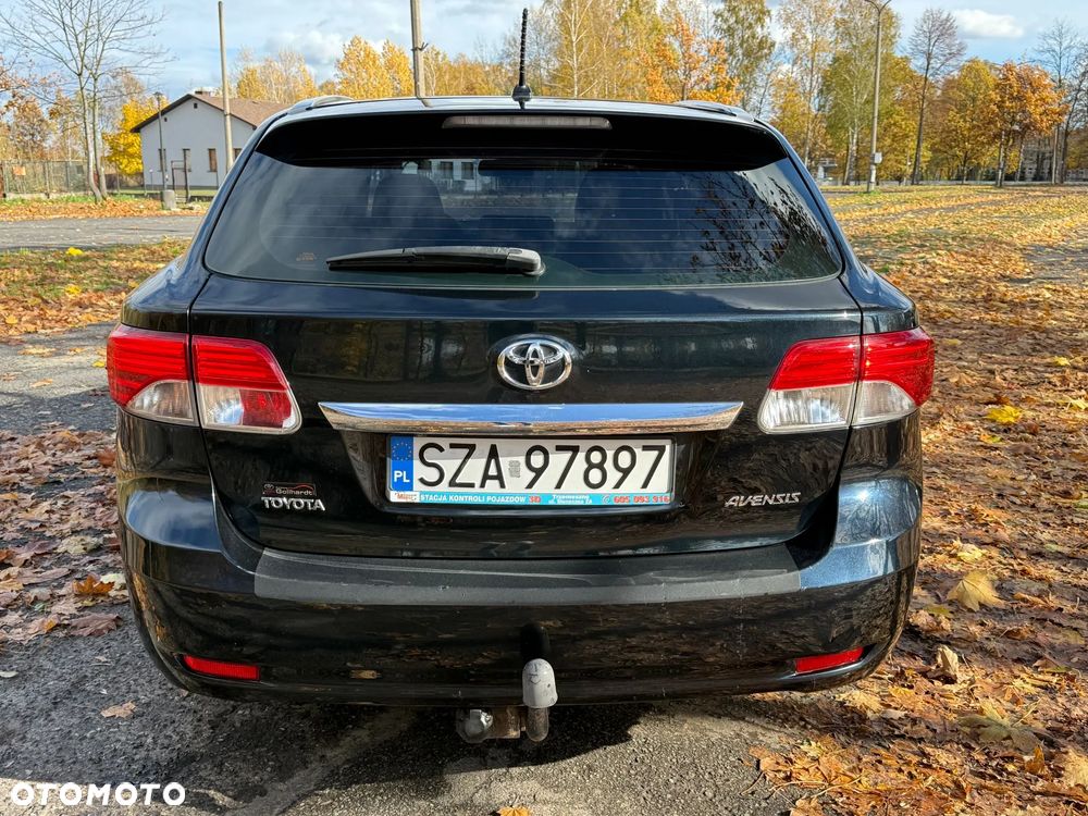 Toyota Avensis - 5