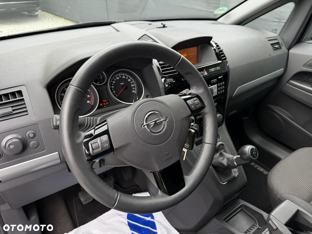 Opel Zafira 1.8 Innovation - 25