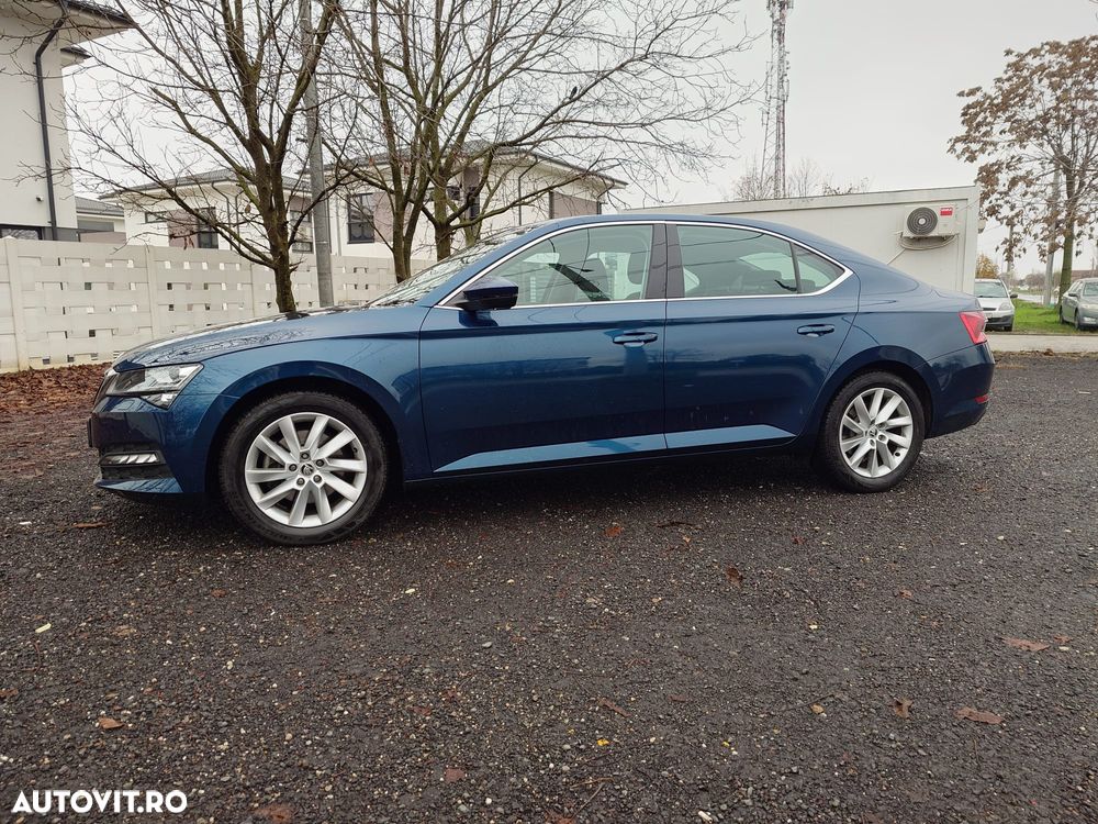 Skoda Superb 2.0 TDI DSG Ambition - 1
