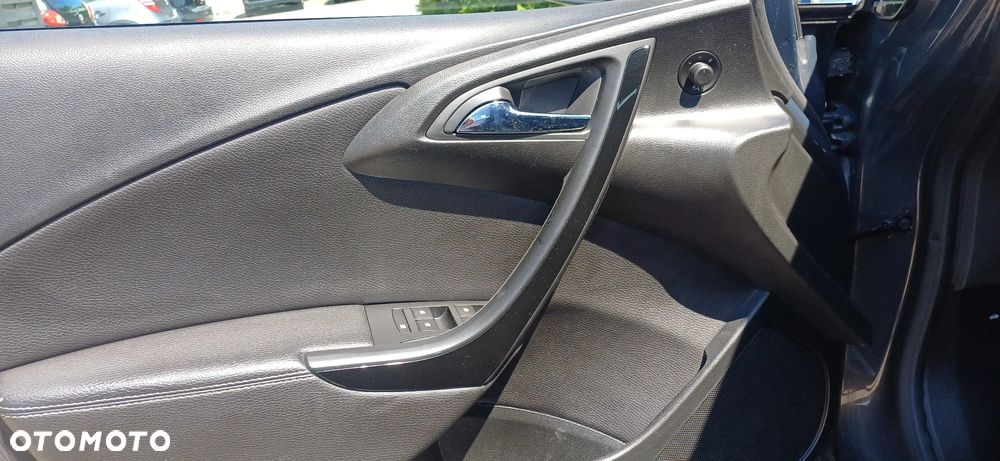Opel Astra 1.4 T Cosmo EU6 - 11