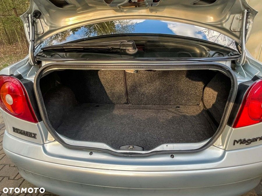Renault Megane 1.6 - 24