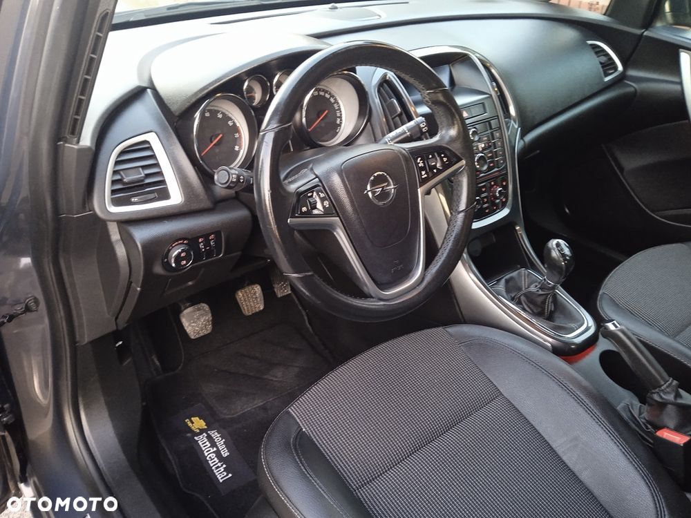 Opel Astra 1.4 T Cosmo - 9