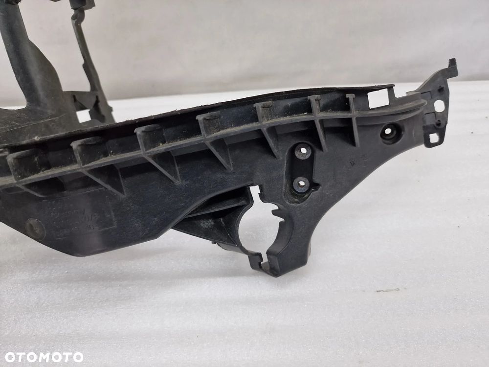 AUDI A4 B8 LIFT 11- LEWY ŚLIZG POD LAMPE /  MOCOWANIE LAMPY , NR 8K0805607B , NR AUKCJI SL56 - 26