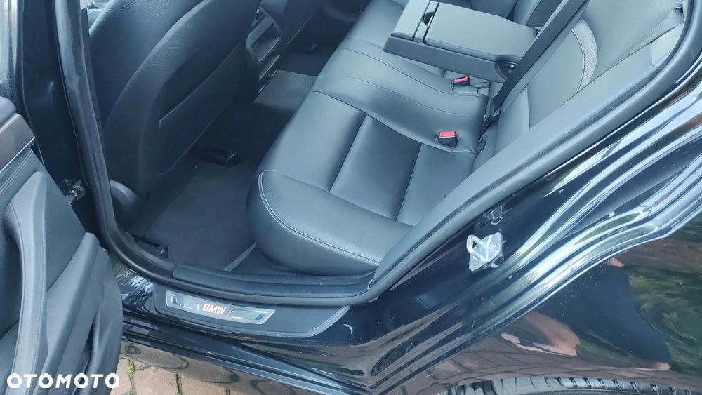 BMW Seria 5 520d xDrive Touring Modern Line - 25