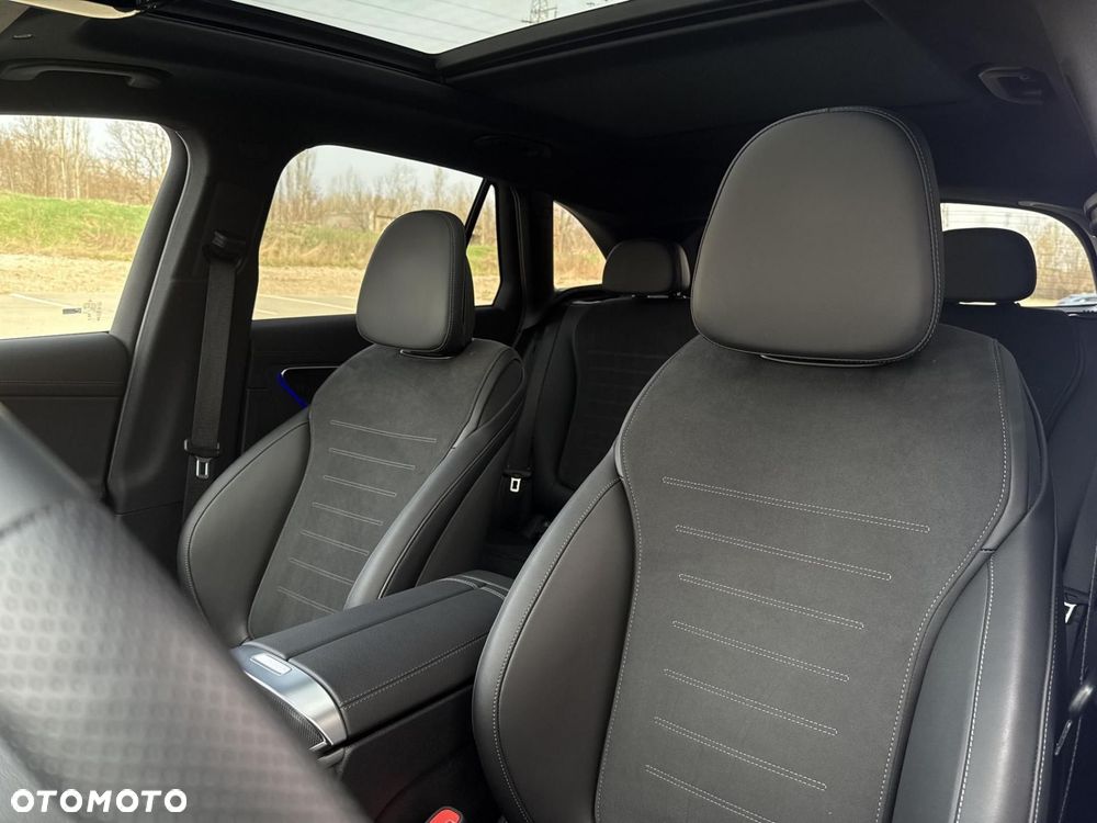 Mercedes-Benz GLC - 12